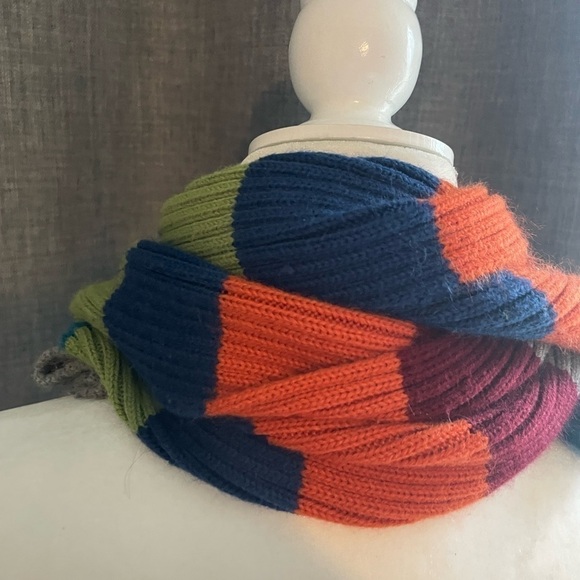 Multi colored Aeropostale scarf. - Picture 1 of 6